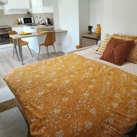 Cmg 002 Petit Bois Place Ducale アパート