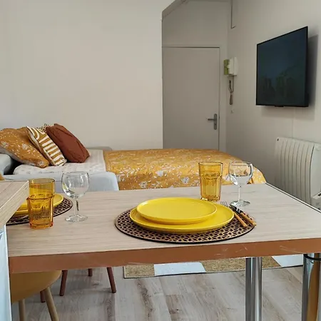 アパート Cmg 002 Petit Bois Place Ducale Charleville-Mézières